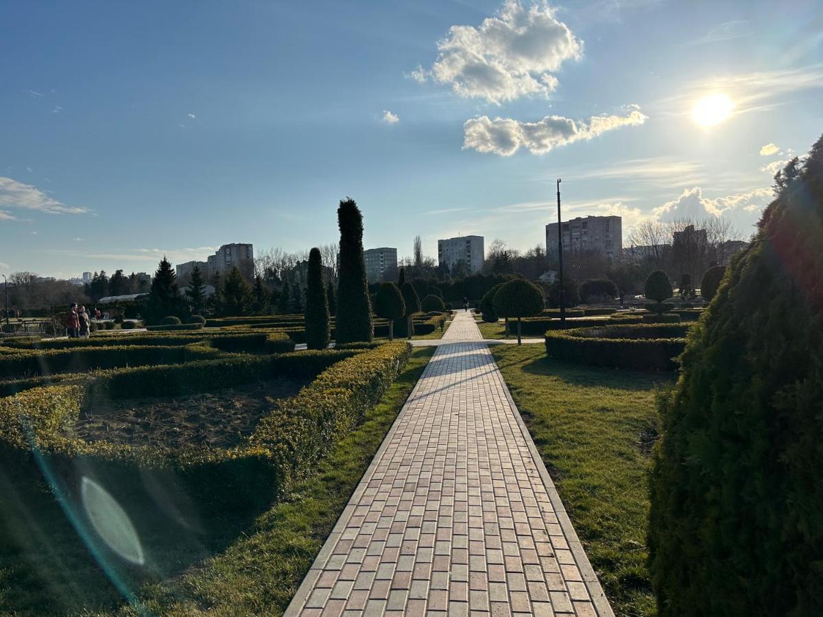 Fantastic View On Chisinau Center - Super Fast Wifi - Two Botanical Gardens - 2Br Apartment Exterior photo